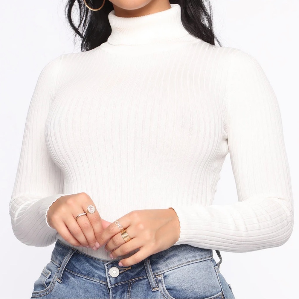 White Body. Turtle Neck Long sleeve
